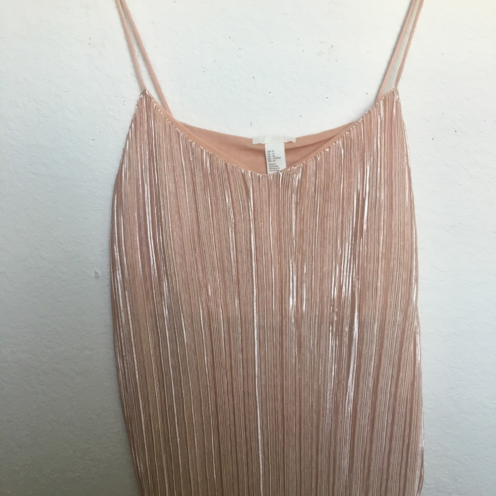 Lot of 3 spaghetti straps tops great condition - Picture 3 of 3